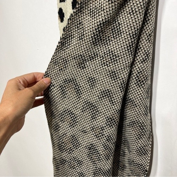 Francesca's Collections Gabreille Leopard Blush Scarf NWT - Picture 5 of 9